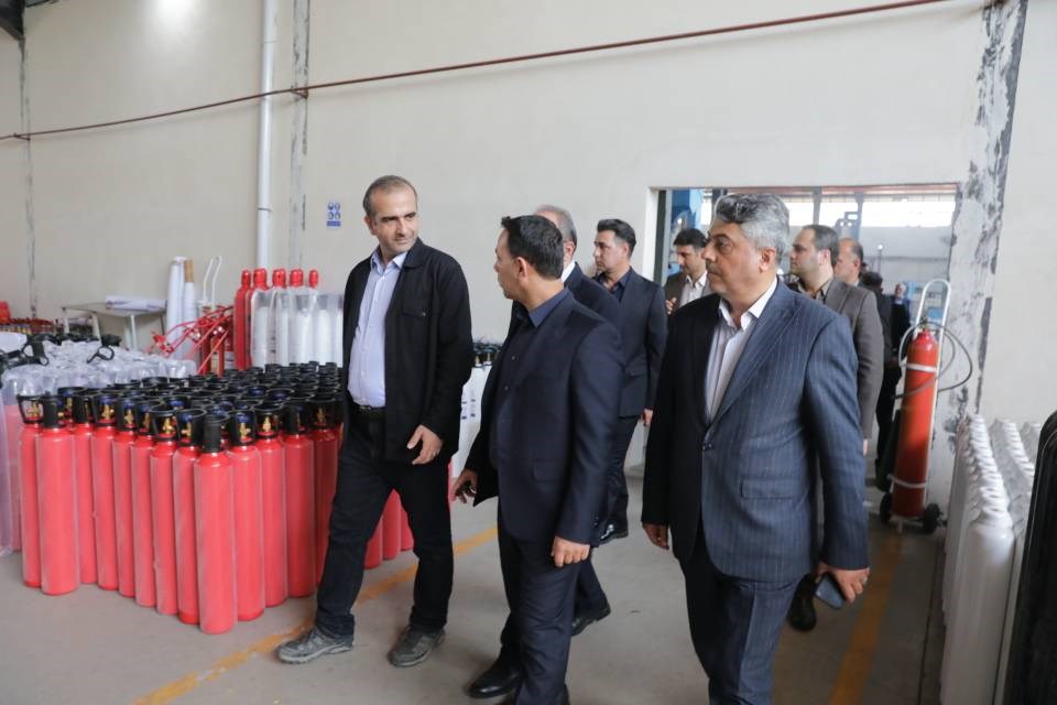 به گزارش جمهورآنلاین به نقل از روابط عمومی و امور بینالملل سازمان منطقه آزاد انزلی، این بازدید میدانی با هدف پایش مستقیم فرآیندهای تولید، ارزیابی وضعیت زیرساختها و تسریع در ارائه خدمات حاکمیتی به سرمایهگذاران محدوده الحاقی شهرک صنعتی سفیدرود انجام شد.