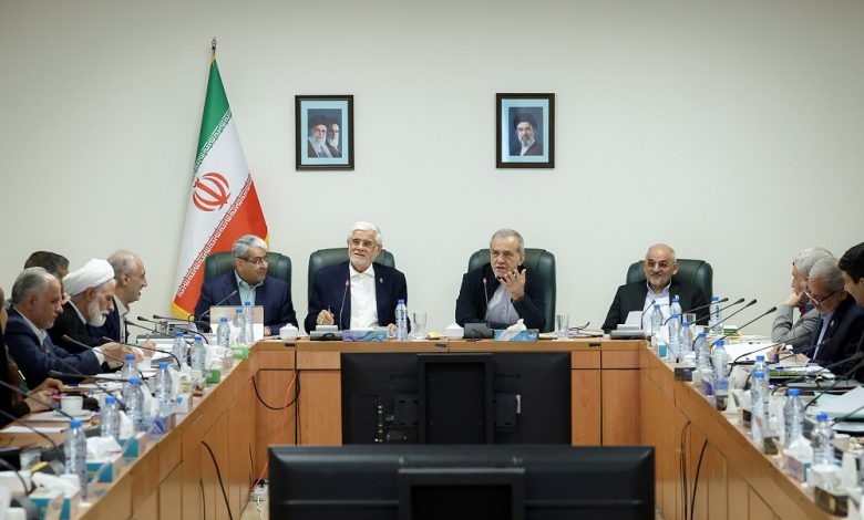 به گزارش تولیدگران کارآفرین، رئیس‌جمهور در جلسه هیئت دولت روز چهارشنبه 25 شهریور 1405 به تشریح دستاوردهای سفر اخیر خود به هند و شرکت در اجلاس روسای جمهور عضو بریکس و دیدارهای دوجانبه با روسای جمهور کشورهای شرکت‌کننده در این اجلاس پرداخت.