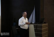به گزارش تولیدگران کارآفرین به نقل از روابط عمومی شرکت مهندسی و ساخت تأسیسات دریایی ایران، در این نشست تخصصی که شانزدهم شهریورماه ۱۴۰۵ برگزار شد، تازه‌ترین روش‌های اجرایی حفاری افقی جهت‌دار (HDD) در خشکی و دریا مورد بحث و بررسی قرار گرفت. در این رویداد، مهندس رضا عاطفه‌پور، مدیر پروژه‌های فاز ۱۶ و ۱۹ پارس جنوبی، با ارائه‌ گزارشی جامع، تجربیات میدانی و دانش فنیِ کسب‌شده در اجرای این پروژه‌ها را برای حاضران تشریح کرد.»