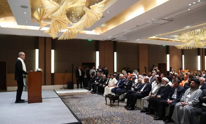 به گزارش تولیدگران کارآفرین به نقل از روابط عمومی گروه سرمایه‌گذاری اهداف، مهدی عبوری، مدیرعامل گروه سرمایه‌گذاری اهداف، با بیان اینکه ریاست هند بر بریکس در شرایط مناسبی انجام شده و تقویت تاب‌آوری، نوآوری، همکاری و پایداری، پیام مهمی در حوزه انرژی دارد که می‌توان آن را در قالب «انرژی برای همه» دنبال کرد، گفت: تأمین و توسعه انرژی برای همه با سیستم‌های جدا از هم محقق نمی‌شود. بریکس با کمبود ظرفیت‌های انرژی روبه‌رو نیست و در میان اعضای آن، تولیدکنندگان و مصرف‌کنندگان بزرگ، مراکز جهانی تولید، منابع عظیم سرمایه، توانمندی‌های پیشرفته مهندسی و برخی از سریع‌ترین بازار‌های در حال رشد جهان حضور دارند.