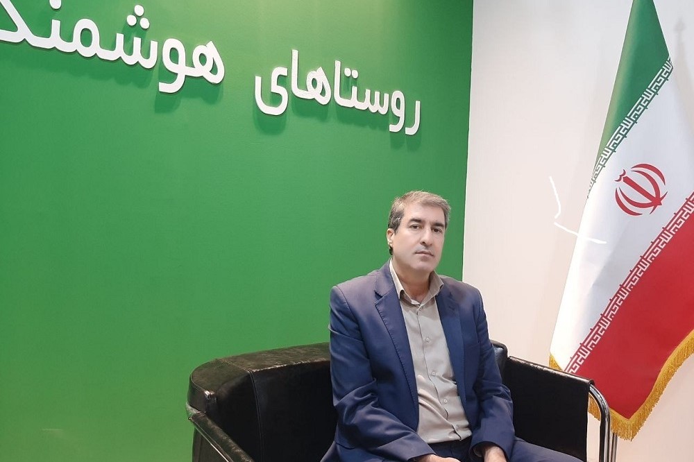 به گزارش تولیدگران کارآفرین به نقل از روستا آنلاین، مدیرعامل و مؤسس بنیاد گل جهانی صلح، در جریان بازدید از پاویون «روستاهای هوشمند» دفتر نوآوری، هوشمندسازی و امنیت معاونت توسعه روستایی و مناطق محروم ریاستجمهوری در ششمین نمایشگاه بینالمللی دستاوردهای روستایی و عشایری با تأکید بر ظرفیتهای فرهنگی، اجتماعی و اقتصادی روستاهای ایران، پیشنهاد کاشت و ثبت «گل جهانی صلح» به نام روستاها را مطرح کرد؛ طرحی که با بهرهگیری از زیرساختهای ارتباطی روستاهای هوشمند، میتواند زمینه معرفی جهانی فرهنگ صلح ایرانی، توسعه گردشگری و ایجاد فرصتهای شغلی پایدار برای جوانان روستایی را فراهم کند.