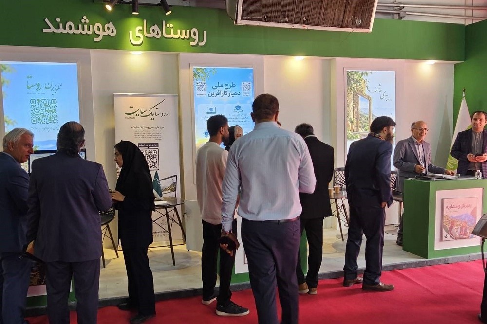 به گزارش تولیدگران کارآفرین به نقل از روستا آنلاین، حسین زارعی مدیر طرح ملی هر روستا یک سایت با بیان این مطلب اظهار داشت که دهیاران و بخشداران میتوانند با حضور در پاویون روستاهای هوشمند و غرفه روستا سایت سالن ۱۲ و ۱۳ نمایشگاههای بینالمللی تهران برای ساخت و فعالسازی وبسایت اختصاصی روستای خود اقدام کنند.