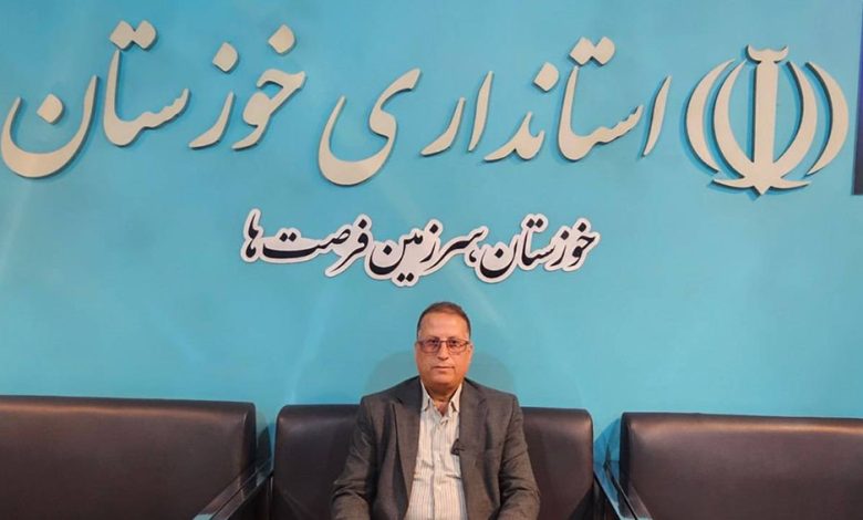 به گزارش تولیدگران کارآفرین به نقل از روستا آنلاین، مدیرکل امور روستایی استانداری خوزستان در غرفه این استان در ششمین نمایشگاه بین‌المللی توانمندی‌های روستایی و عشایری در پاسخ به اینکه چرا با شعار خوزستان، «سرزمین فرصت‌ها» در این نمایشگاه حضور پیدا کردید؟، گفت: خوزستان سرزمین همه فرصت‌های خدادادی هست؛ از ظرفیت‌های نفتی و پتروشیمی گرفته تا ظرفیت‌های کشاورزی، دامپروری و آبزیان که در سطح استان گسترده است.