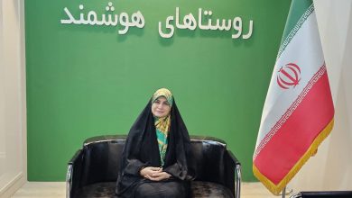 به گزارش تولیدگران کارآفرین به نقل از روستا آنلاین، مدیرکل دفتر امور حمایتی و توانمندسازی وزارت تعاون، کار و رفاه اجتماعی با تأکید بر ضرورت گذار از حمایت‌های صرفاً نقدی به توانمندسازی پایدار خانوارهای روستایی و عشایری گفت: اجرای طرح روستاهای هوشمند، با ایجاد فرصت‌های اشتغال پایدار، تسهیل دسترسی به خدمات حمایتی و شناسایی ظرفیت‌های بومی، می‌تواند به کاهش فقر، مهاجرت‌های ناخواسته و آسیب‌های اجتماعی در مناطق روستایی و عشایری کمک کند.