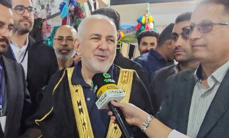 به گزارش تولیدگران کارآفرین به نقل از روستاآنلاین، وزیر اسبق امور خارجه کشورمان با تأکید بر ظرفیت فناوری‌های نوین و فضای متاورس در معرفی توانمندی‌های روستایی، گفت: روستاهای هوشمند می‌توانند علاوه بر رونق کسب‌وکارهای محلی و توسعه اقتصاد روستایی، زمینه‌ساز معرفی فرهنگ غنی ایران و تقویت تصویر کشور در عرصه جهانی باشند.